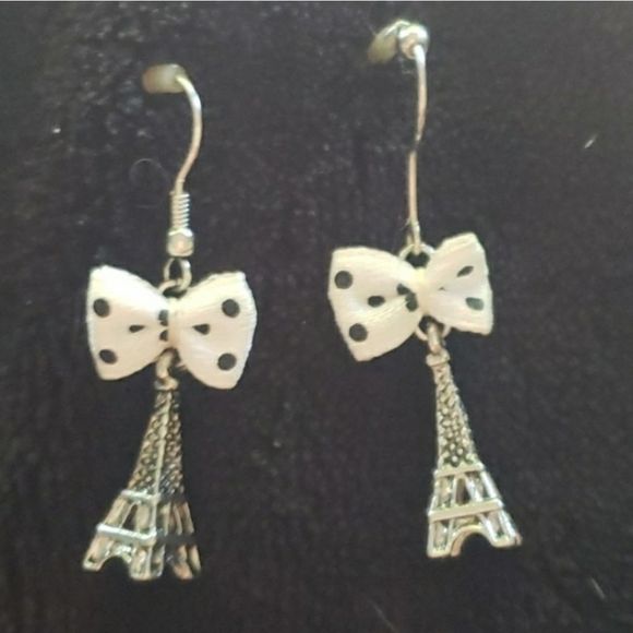 🤍 Eiffel Tower Drop Earrings with Polka Dot Bow - Picture 4 of 4